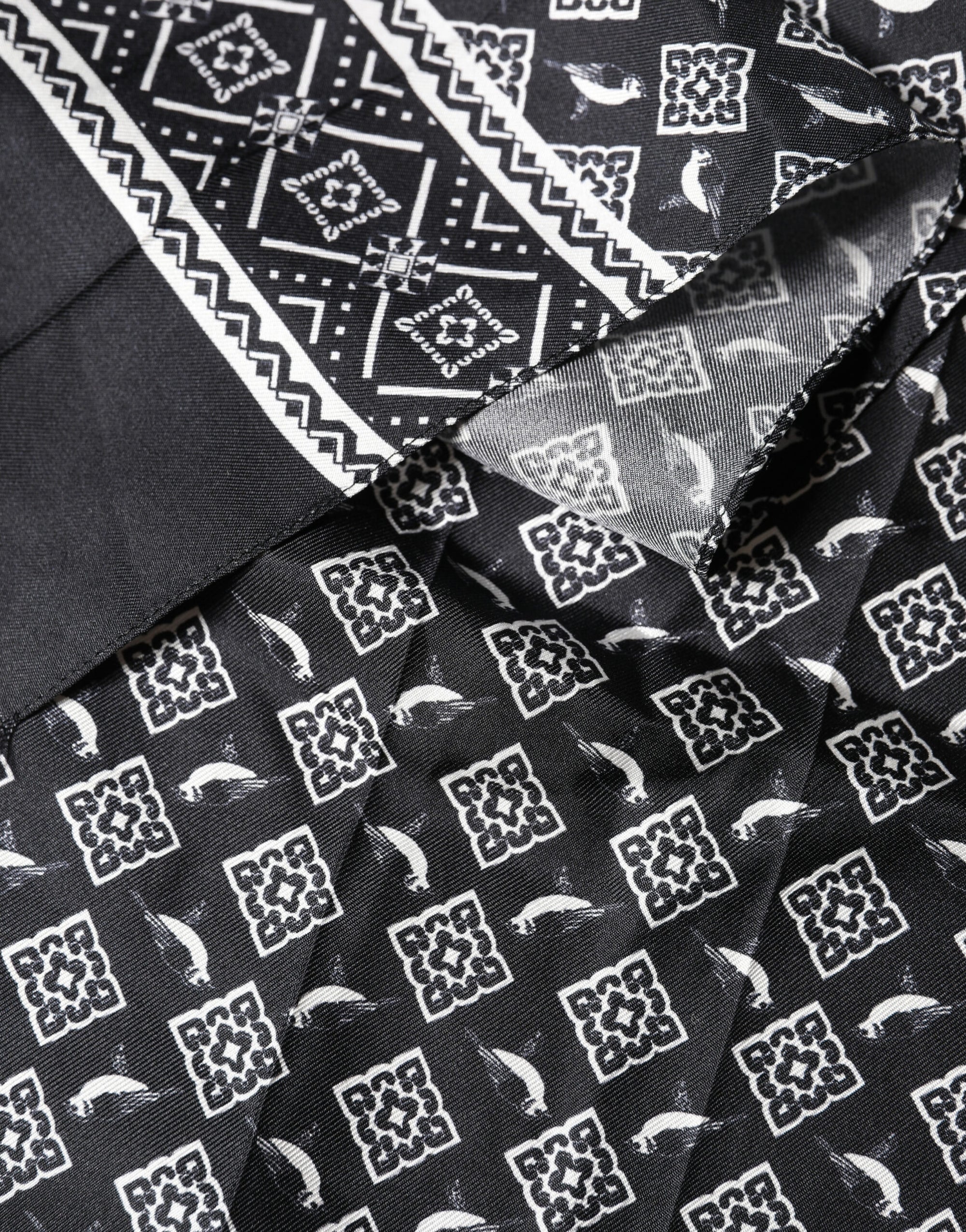Dolce & Gabbana Black Gray Silk Bird Fringe Wrap Foulard 140cm X 23cm Scarf
