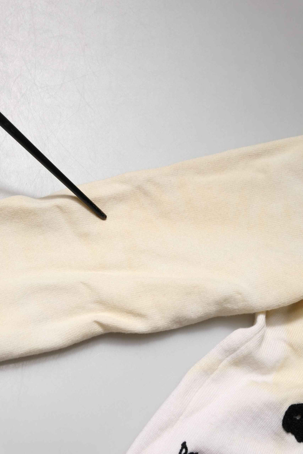Dolce & Gabbana White Virgin Wool Graphic Logo Crewneck Sweater