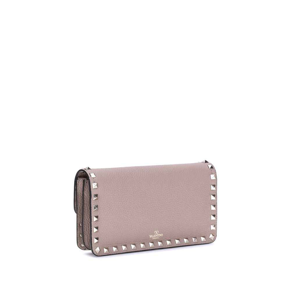 Valentino Garavani Rockstud Pochette with chain